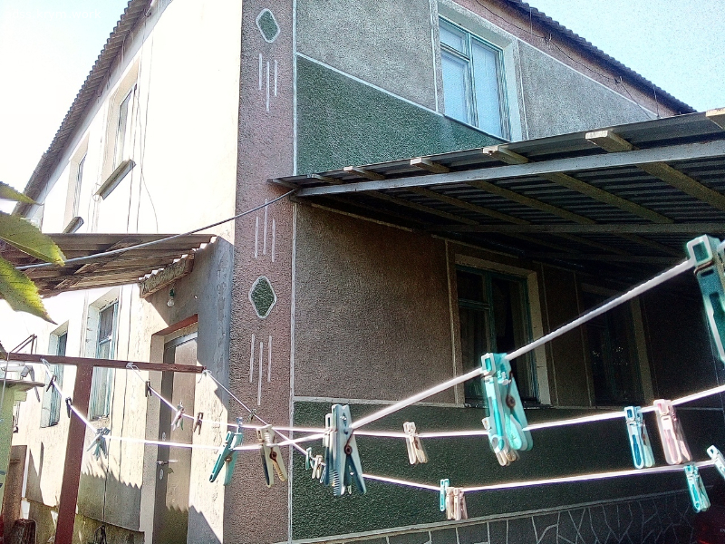 Объявления Крыма Гвардейское, Симферополь. Продажа 2-х этажный дом в пгт. Гвардейское. Цена: 1р.