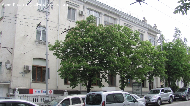 Объявления Крыма Севастополь. Подарю 4 -трех комнатная квартира в центре Севастополя. Цена: 200000р.