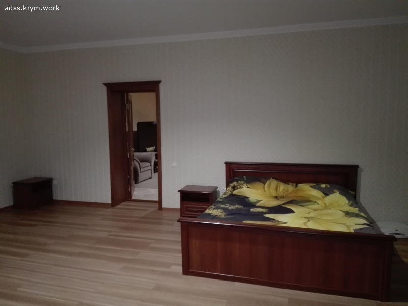 Объявления Крыма Армянск. Продажа * 5 ком.кв. 181 кв.м. в г.Армянске центр..отдельный вход.. Цена: 7200000р.