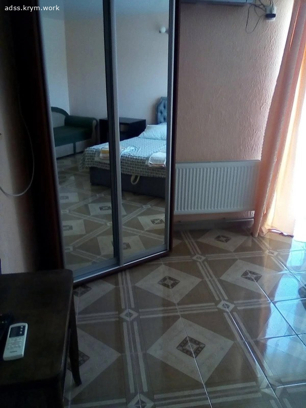 Объявления Крыма Орджоникидзе. Продам дом в Крыму у моря, двор, мангал и все для отдыха. Цена: р.