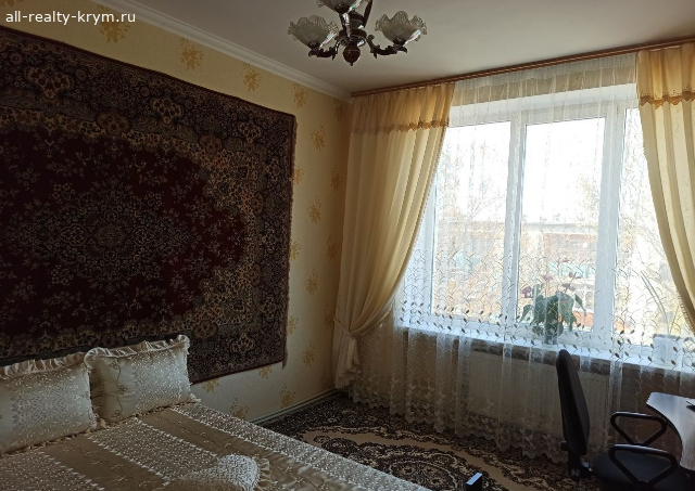 Объявления Крыма Восход. Продажа Четырёхкомнатная квартира в центре Крыма. Цена: 2600000р.