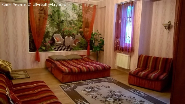 Объявления Крыма Ялта. Сдам в аренду Коттедж 3-6 человек. Свой дворик ,гараж. Рядом пляж.. Цена: 50р.