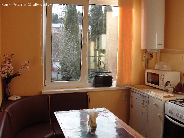 Объявления Крыма Ялта. Продажа однокомнатная квартира. Цена: 4350000р.